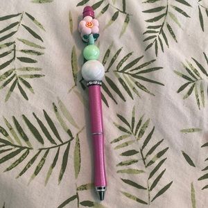 Beadable pen
